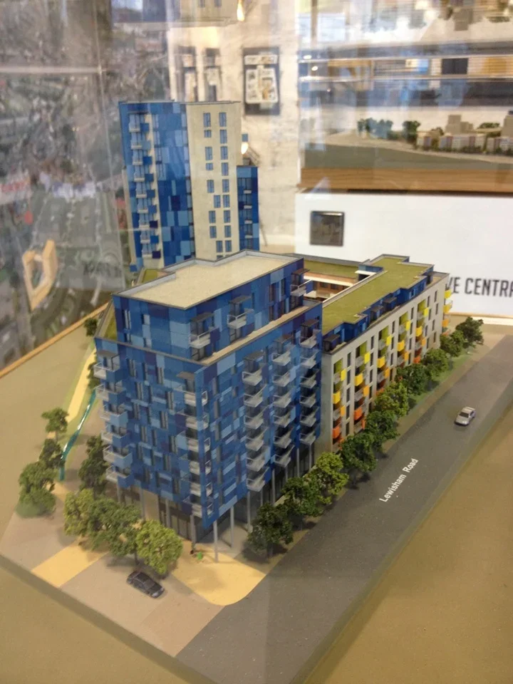 Flat Parkside Avenue in Greater London