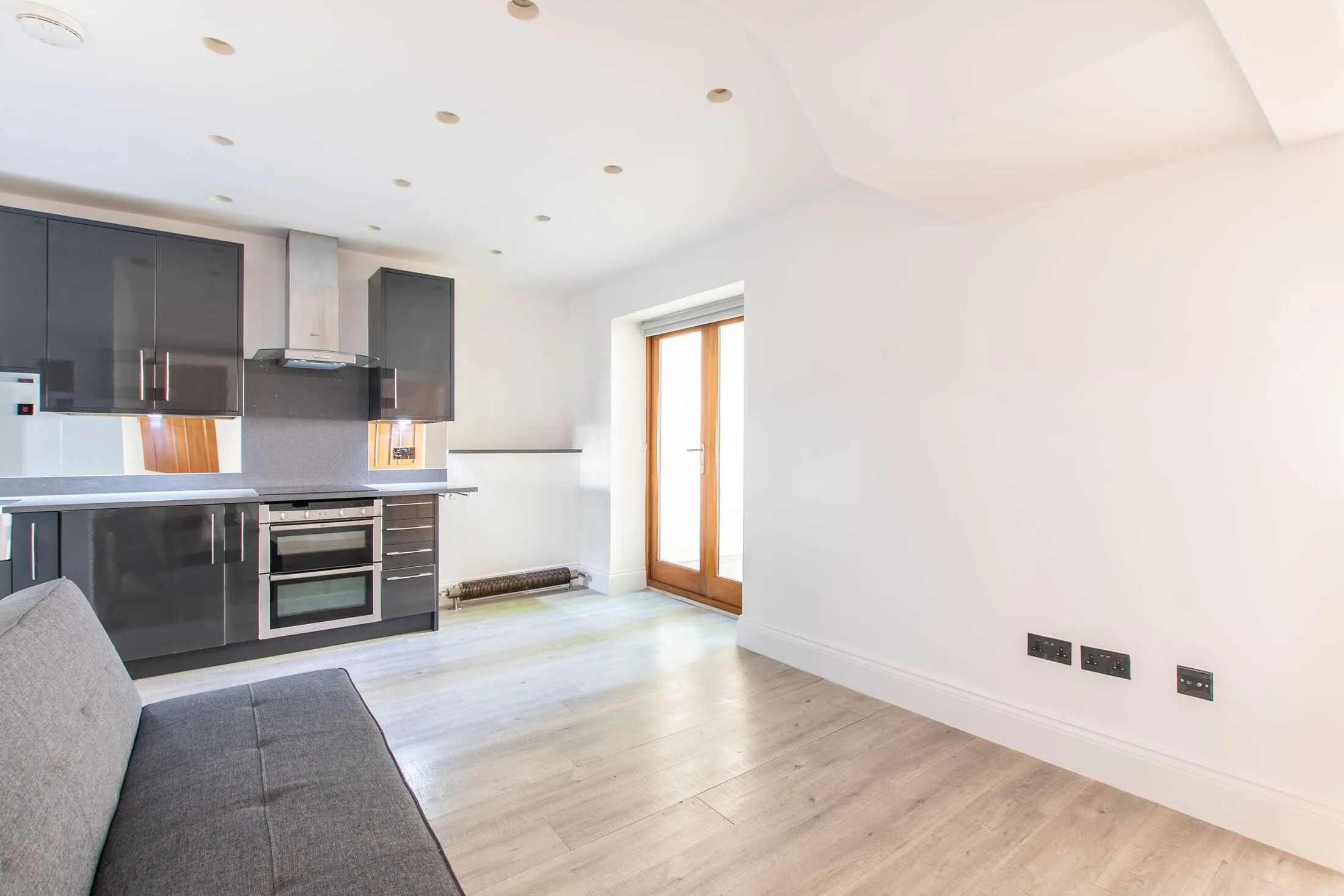 Flat Ladbroke Grove in Greater London
