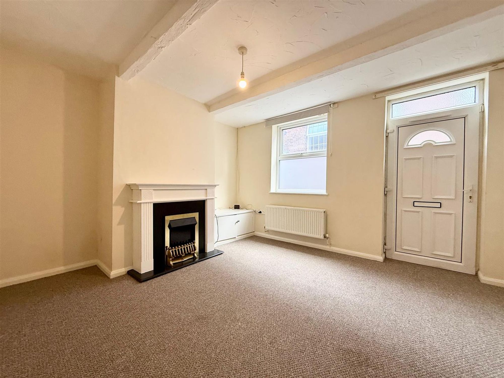 House Hunters Walk in Chesterfield