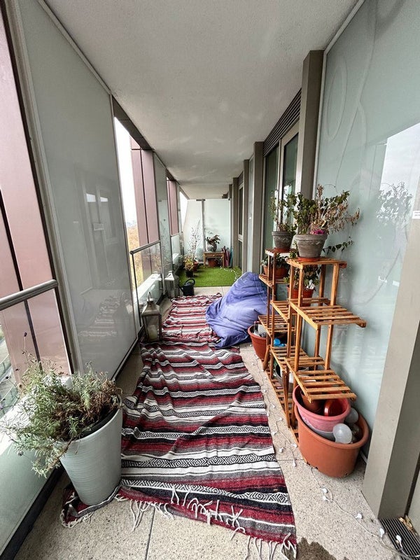 Flat Queenstown Road in Greater London