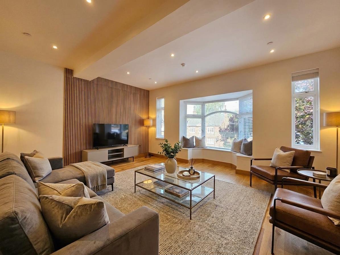 Flat Crown Passages in Trafford