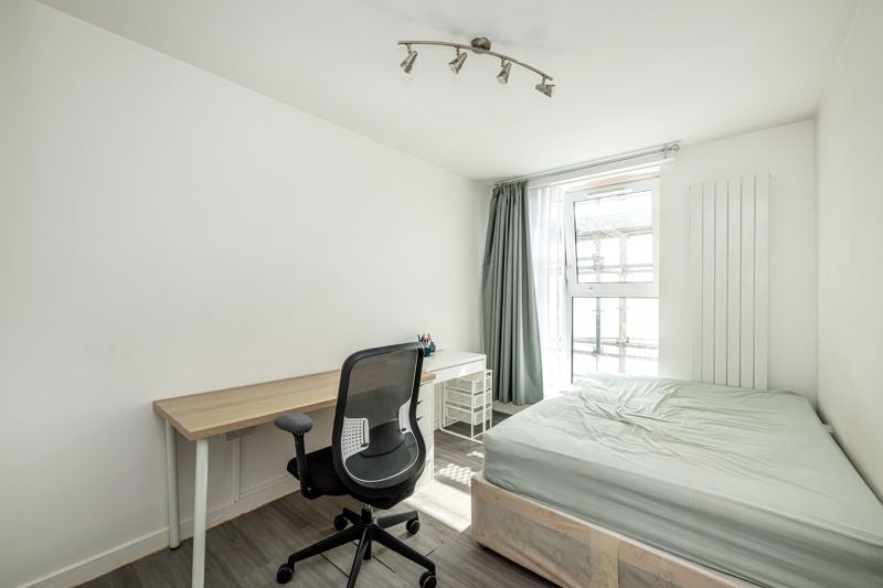 Flat Tobin Close in Greater London