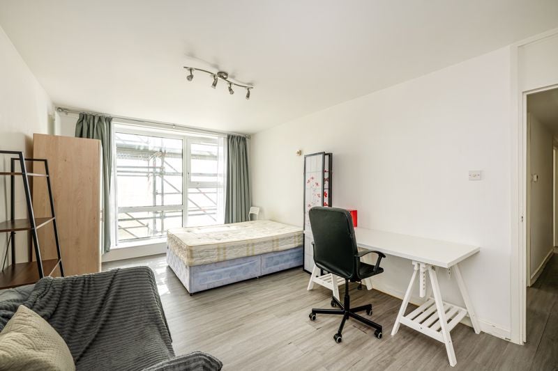 Flat Tobin Close in Greater London