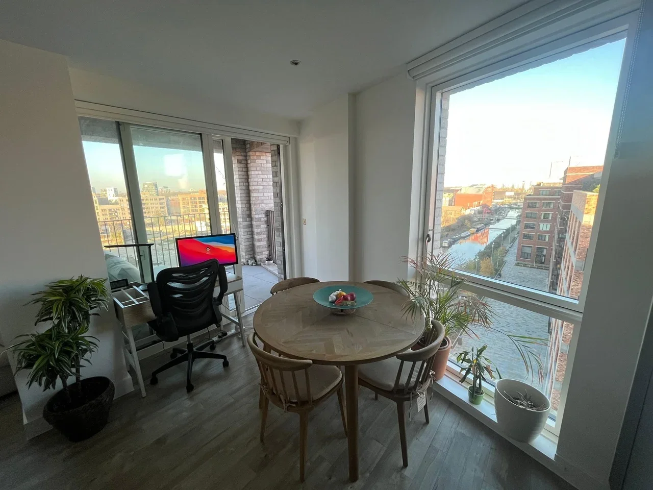 Flat Rookwood Way in Greater London