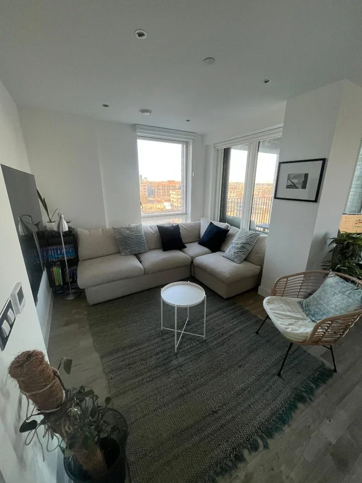 Flat Rookwood Way in Greater London