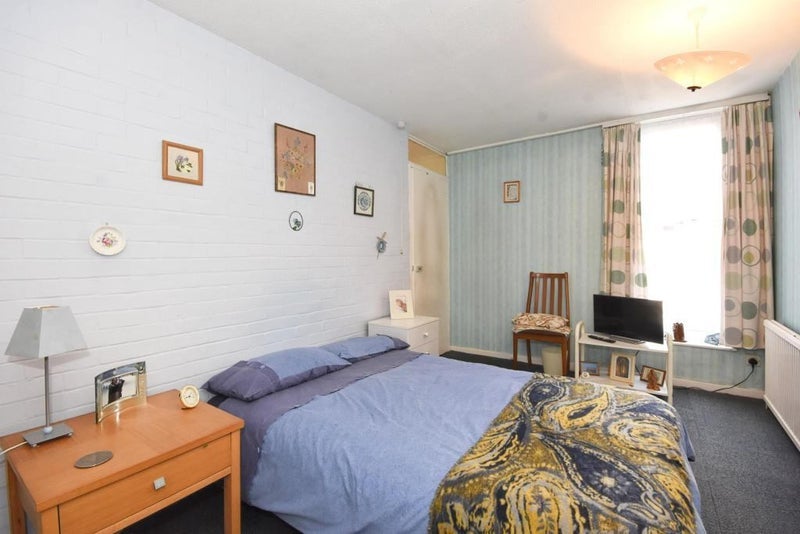 Room Ward Close in Basildon