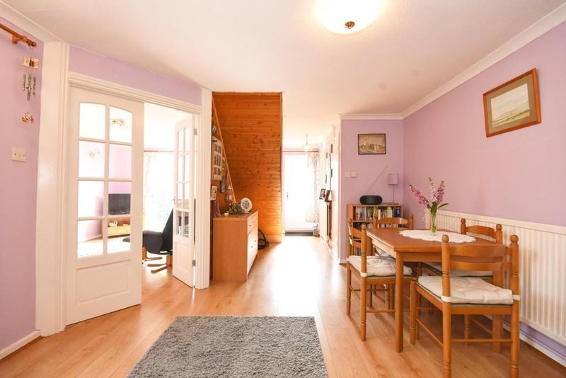 Room Ward Close in Basildon