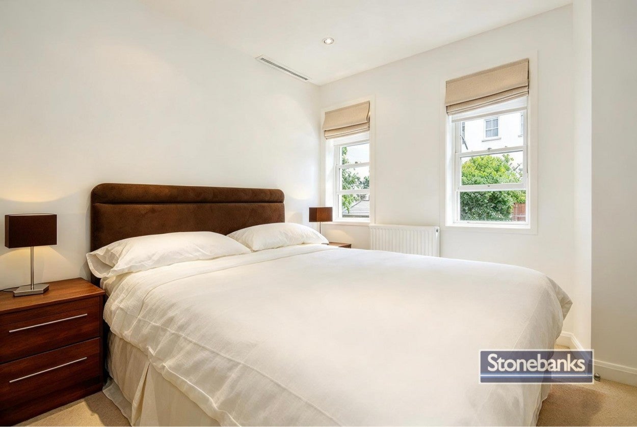 Flat Sloane Avenue in Greater London
