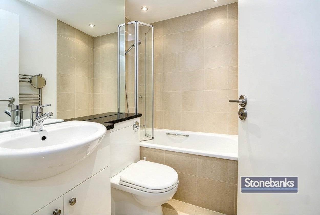Flat Sloane Avenue in Greater London