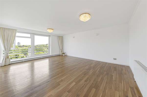 Flat Queensmead in Greater London