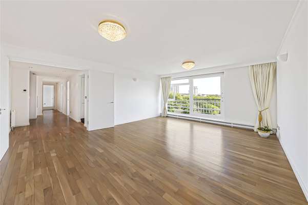 Flat Queensmead in Greater London