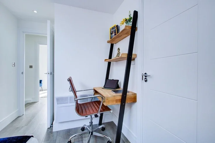 Flat Aslett Street in Greater London