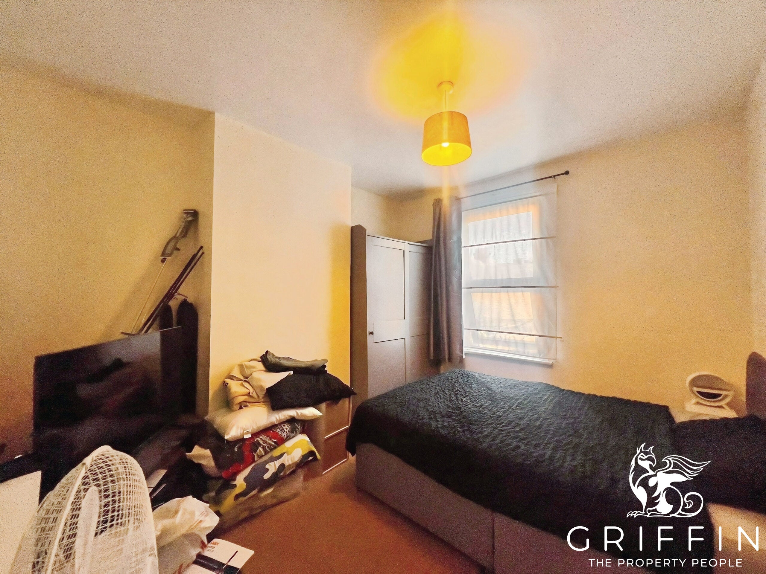 Flat Clarence Road in Grays