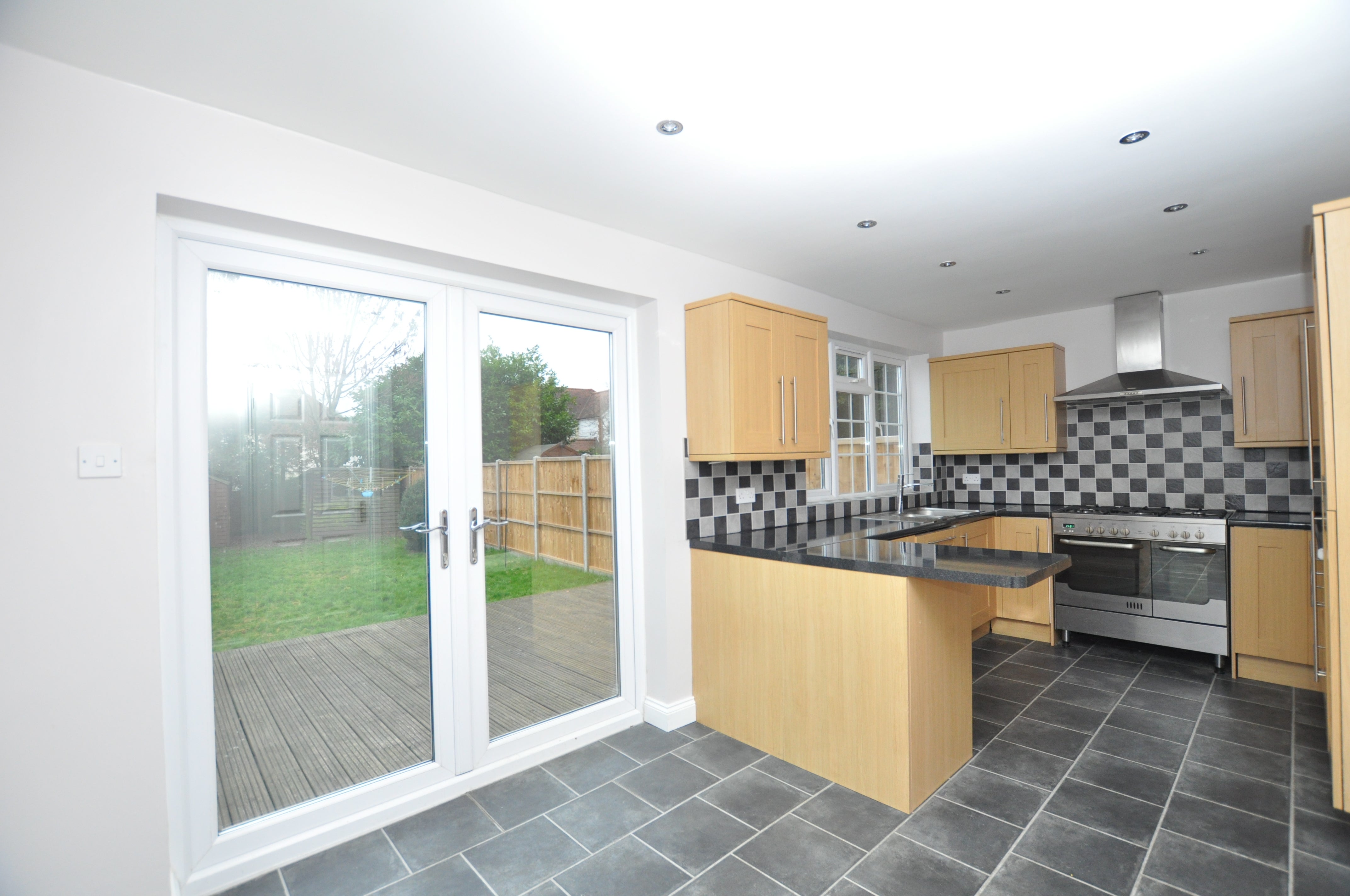 Flat Ely Place in Guildford