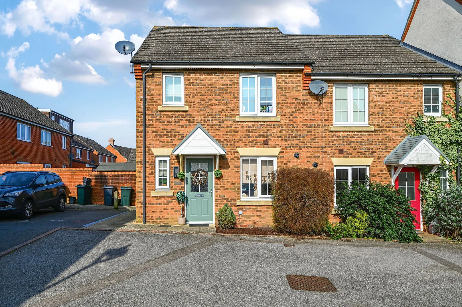 House Russett Close in Ashford