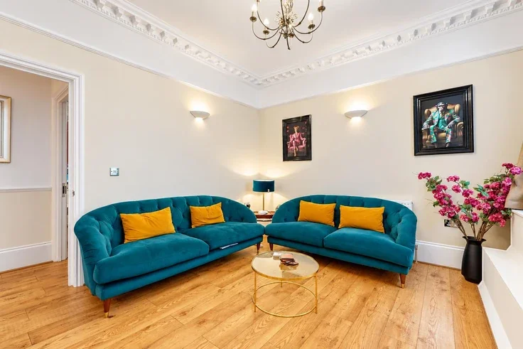 Flat East Passage in City of London