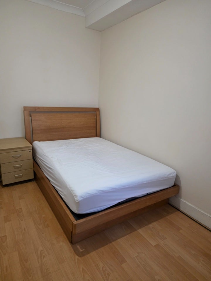 Room Western Road in Greater London