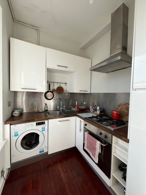 Room Lambert Road in Greater London