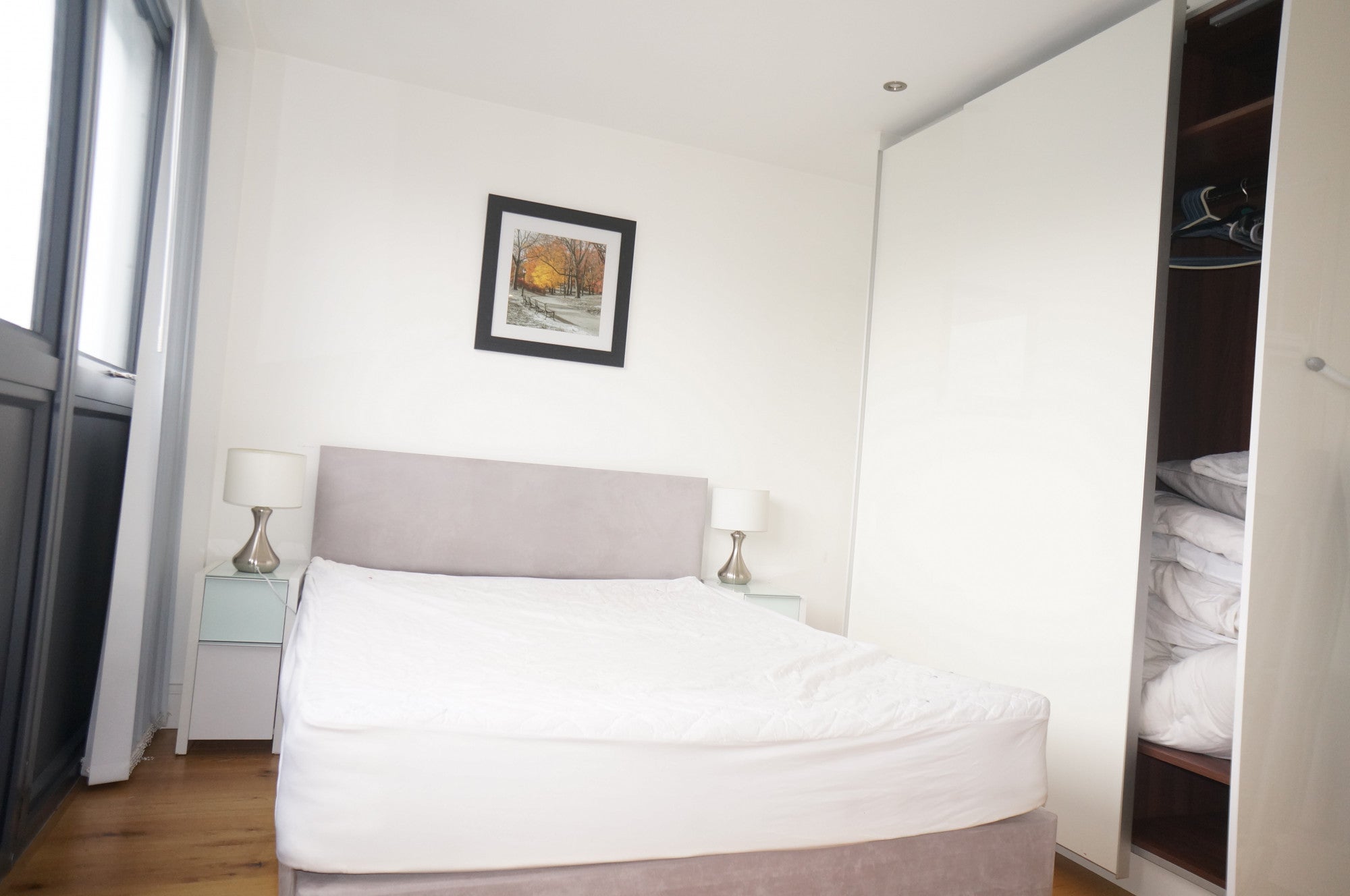 Flat Trident Way in London