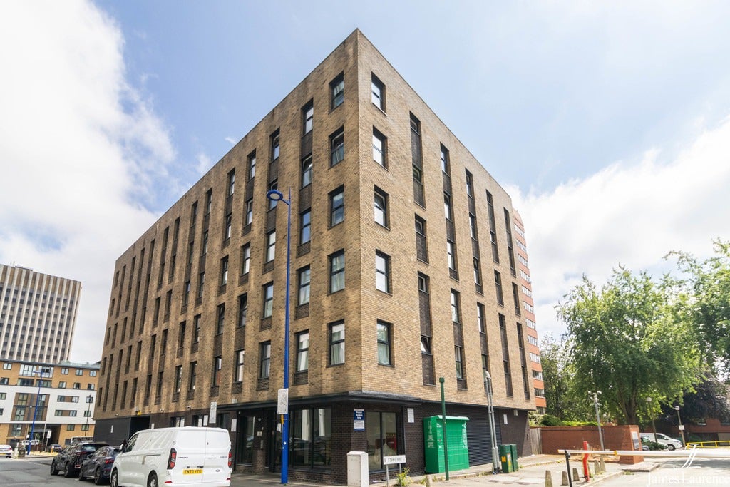 Flat Tennant Street in Birmingham