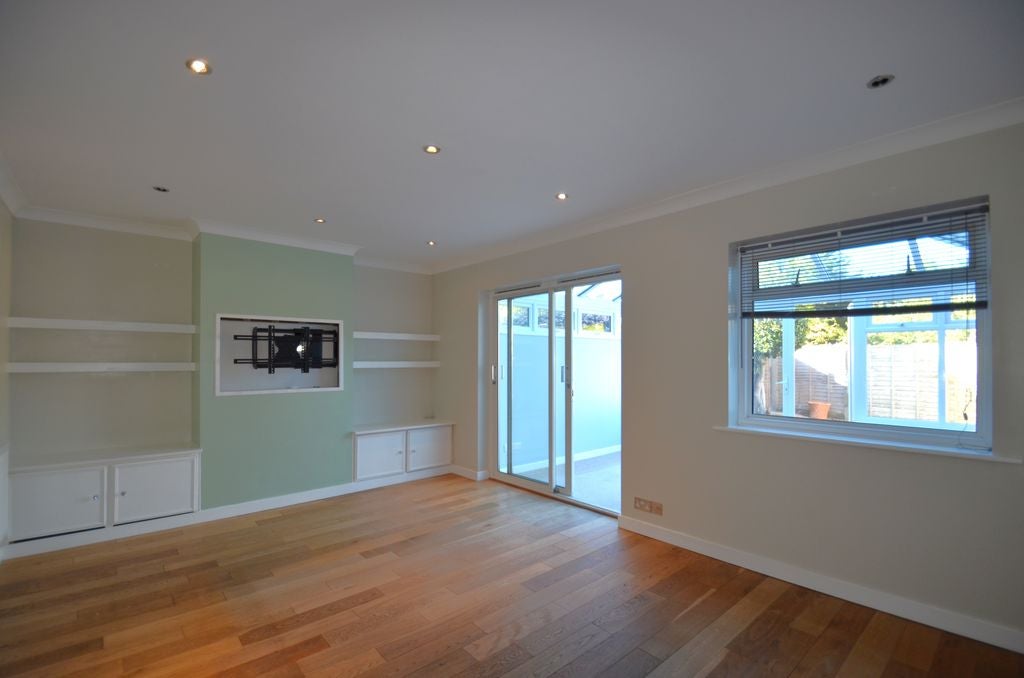 House Buccaneers Close in Christchurch