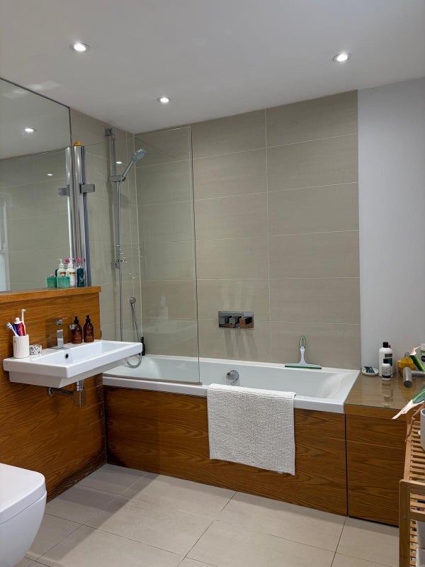 Room Holloway Road in Greater London