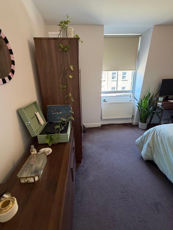 Room Holloway Road in Greater London