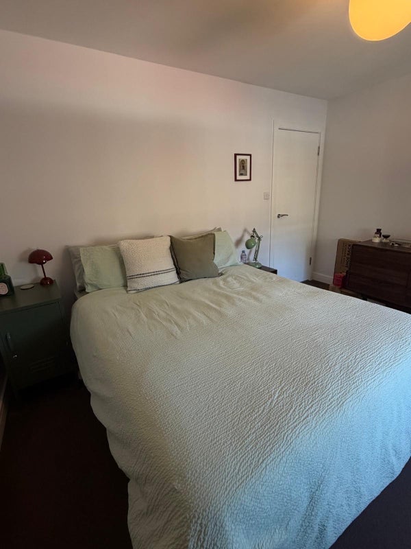 Room Holloway Road in Greater London