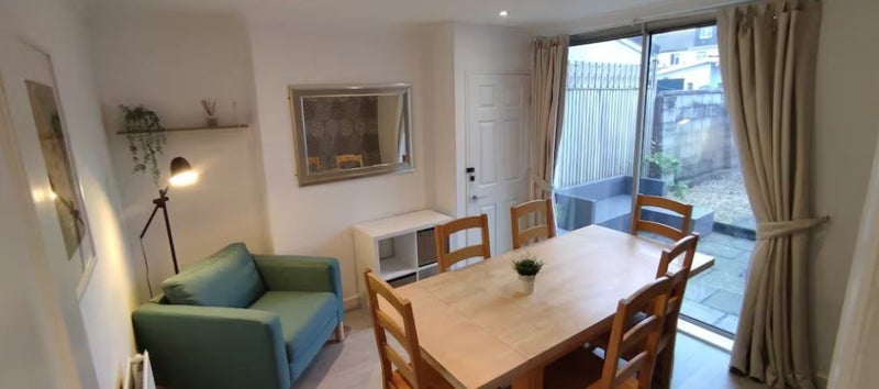 Room Mortimer Road in Bristol