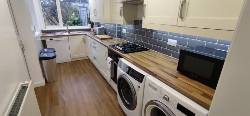Room Mortimer Road in Bristol