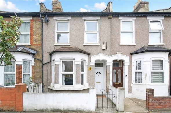 Flat Meath Road in Greater London