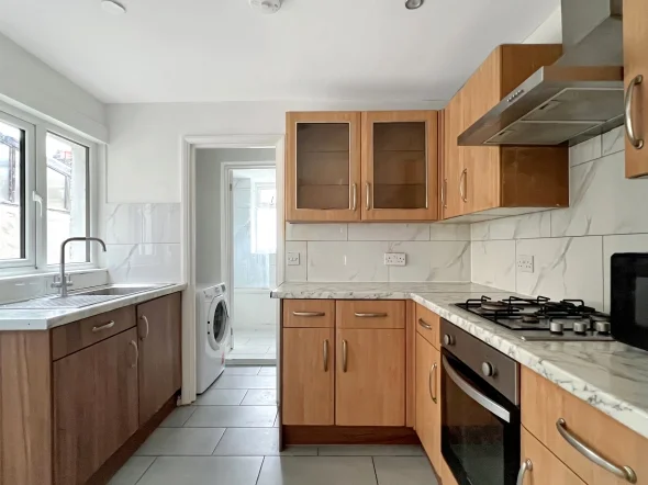 Flat Meath Road in Greater London