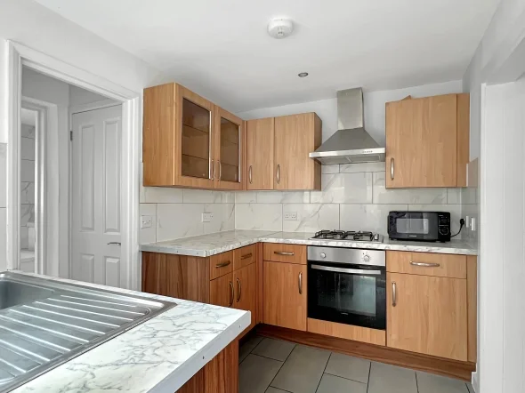 Flat Meath Road in Greater London