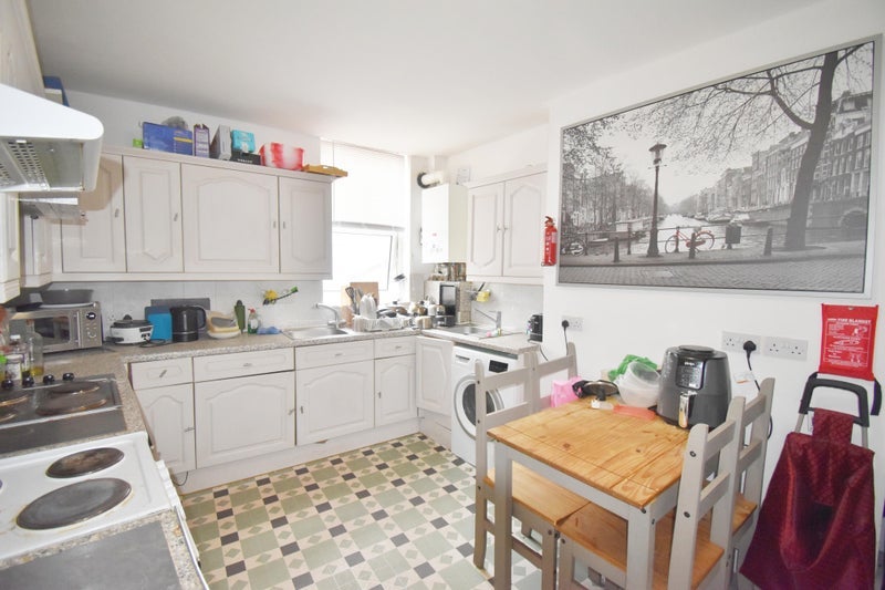 House Lower Addiscombe Road in Greater London