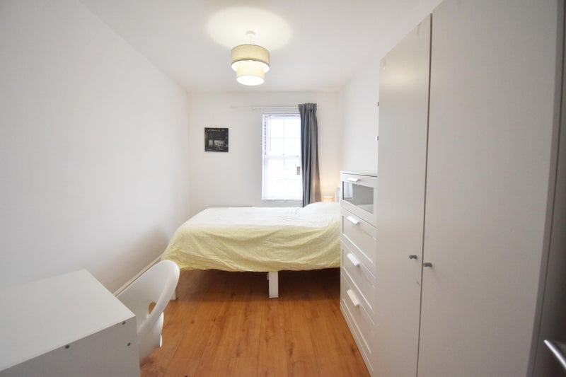 House Lower Addiscombe Road in Greater London