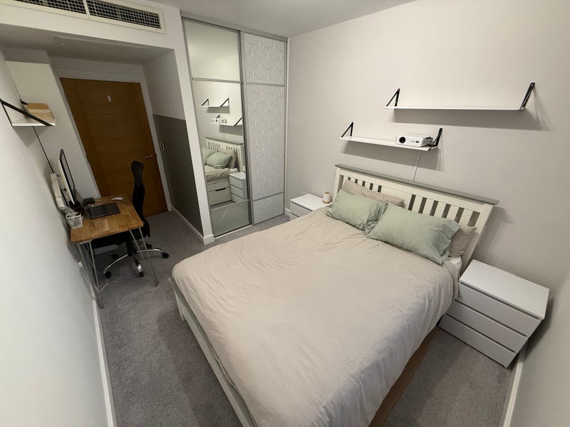 Room Upper Richmond Road in Greater London
