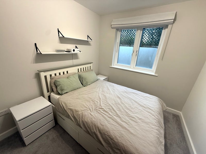 Room Upper Richmond Road in Greater London