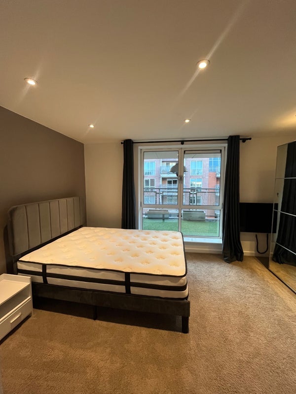 Room Warstone Lane in Birmingham