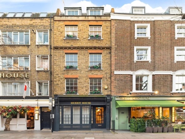 Flat Windmill Street in Greater London