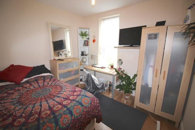 Flat Coniston Avenue in Newcastle upon Tyne