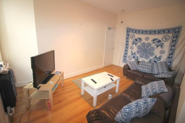 Flat Coniston Avenue in Newcastle upon Tyne