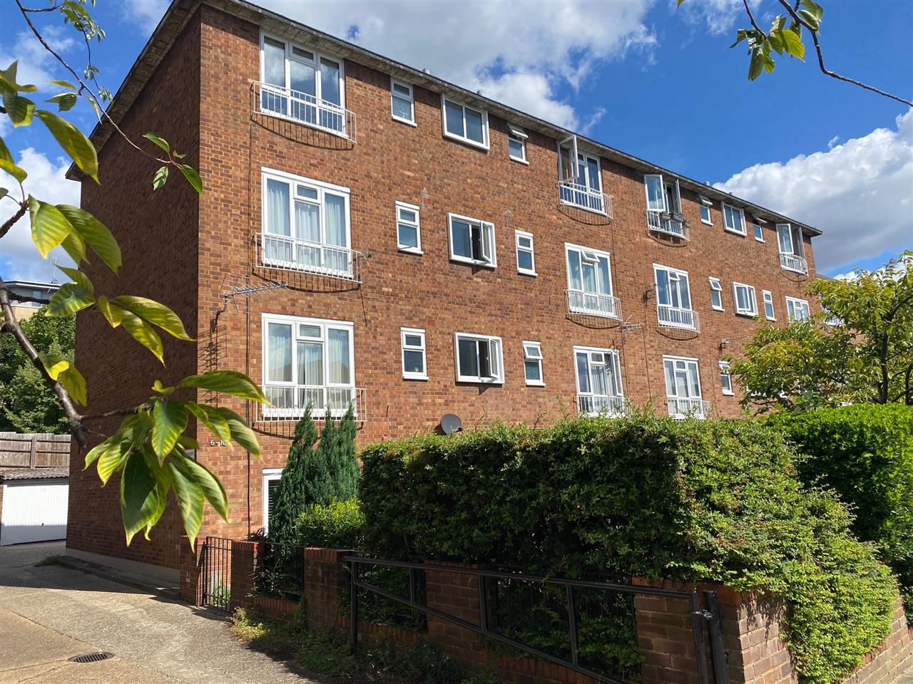 Flat Ward Road in Greater London