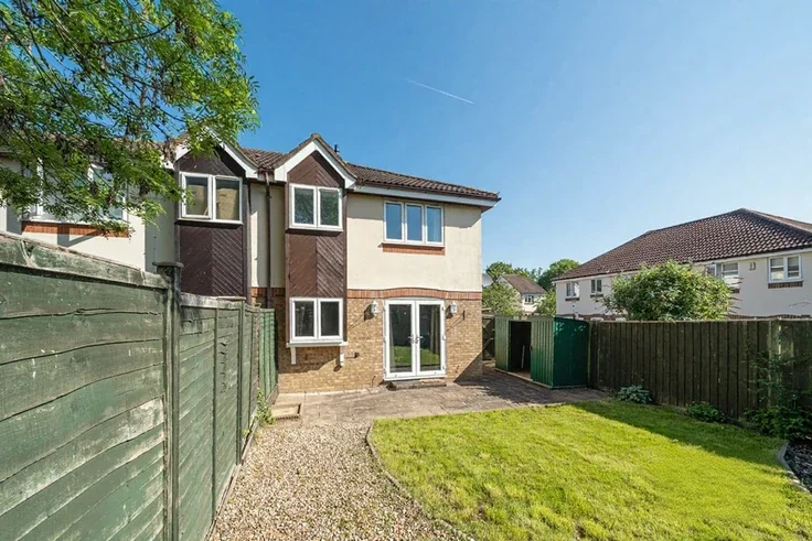 House Milward Gardens in Binfield
