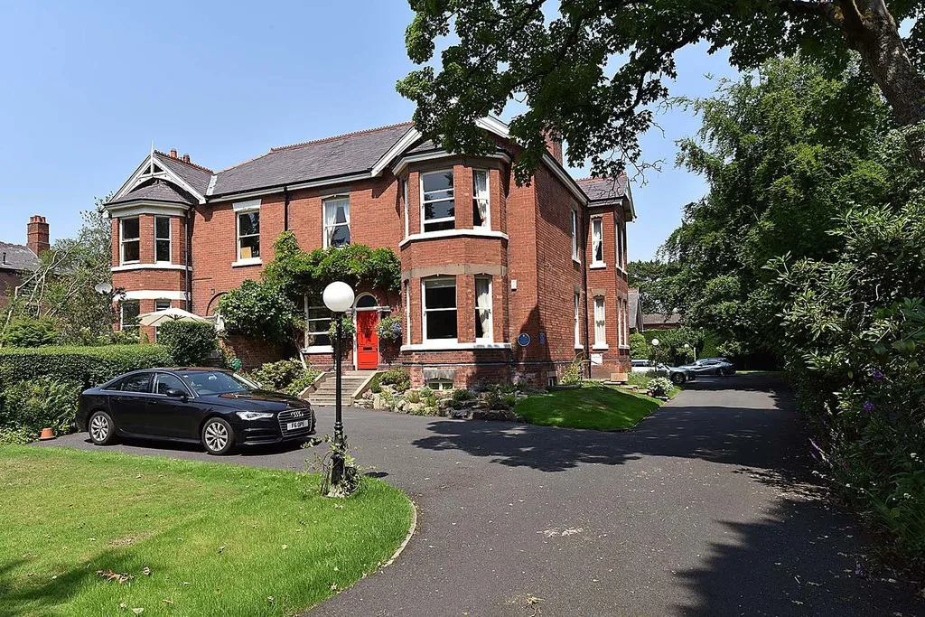 Flat Ladies Mile in Knutsford