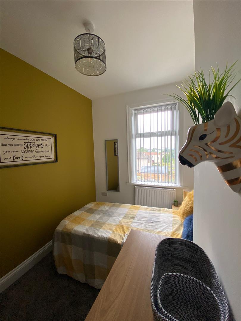 Room Coal Clough Lane in Burnley