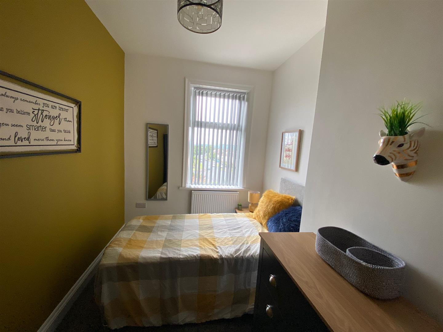 Room Coal Clough Lane in Burnley