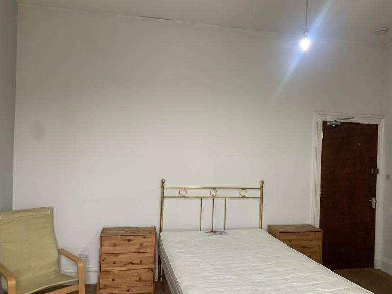 Room Buccleuch Street in Glasgow