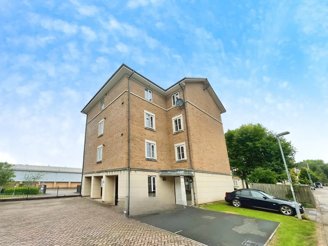 Flat Ffordd James McGhan in Cardiff