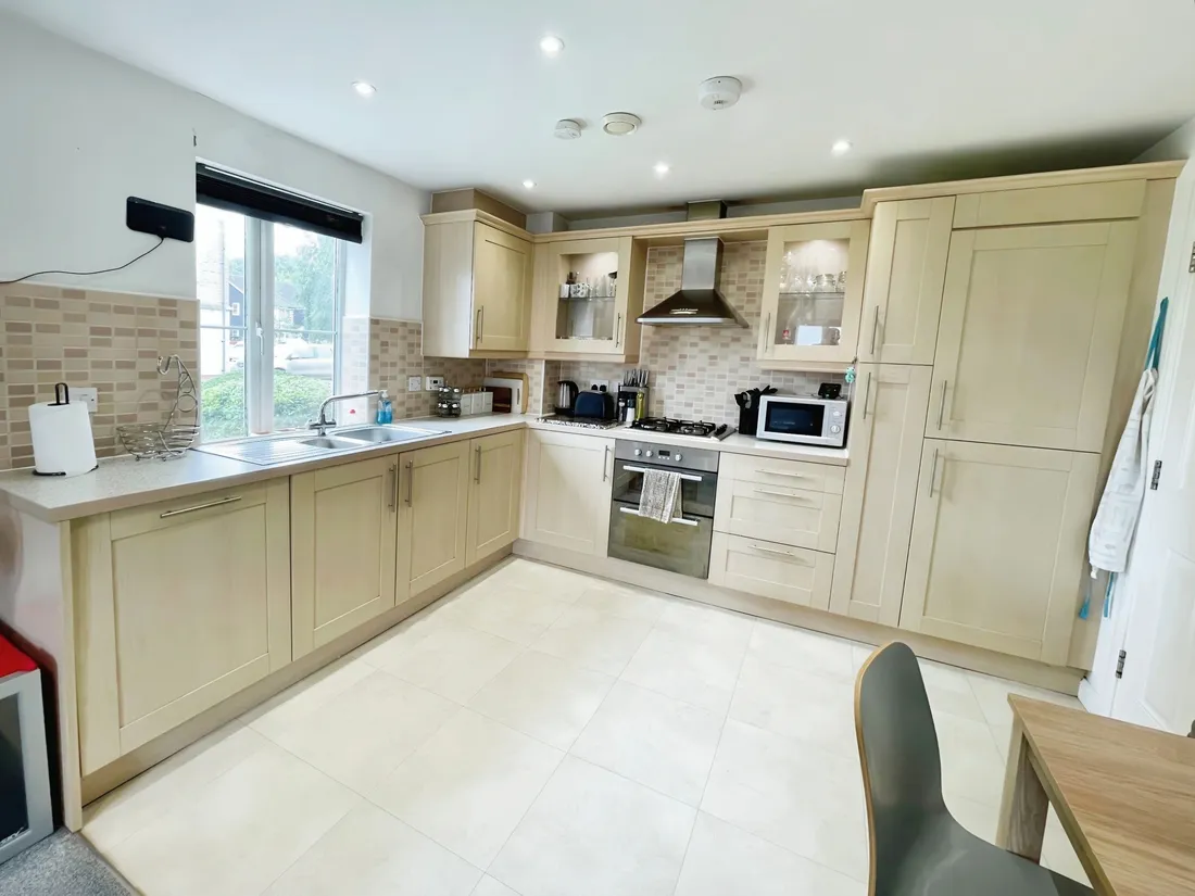 Flat Ffordd James McGhan in Cardiff