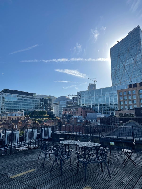 Room Commercial Street in Greater London